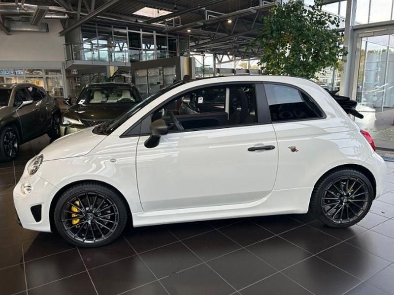 Gebraucht Abarth 695C 179 PS (131 kW) 2024 Weiß Cabrio