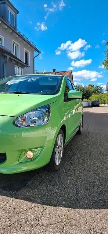 Gebraucht Mitsubishi Space Star Plus 71 PS (52 kW) 2015 Grün Limousine