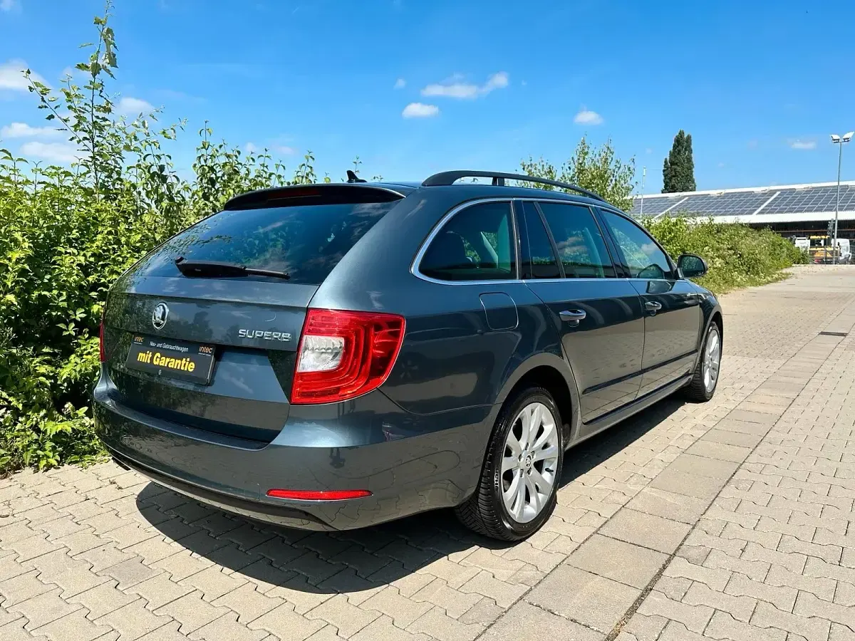 Gebraucht Skoda Superb Exclusive 170 PS (125 kW) 2015 Grau Kombi