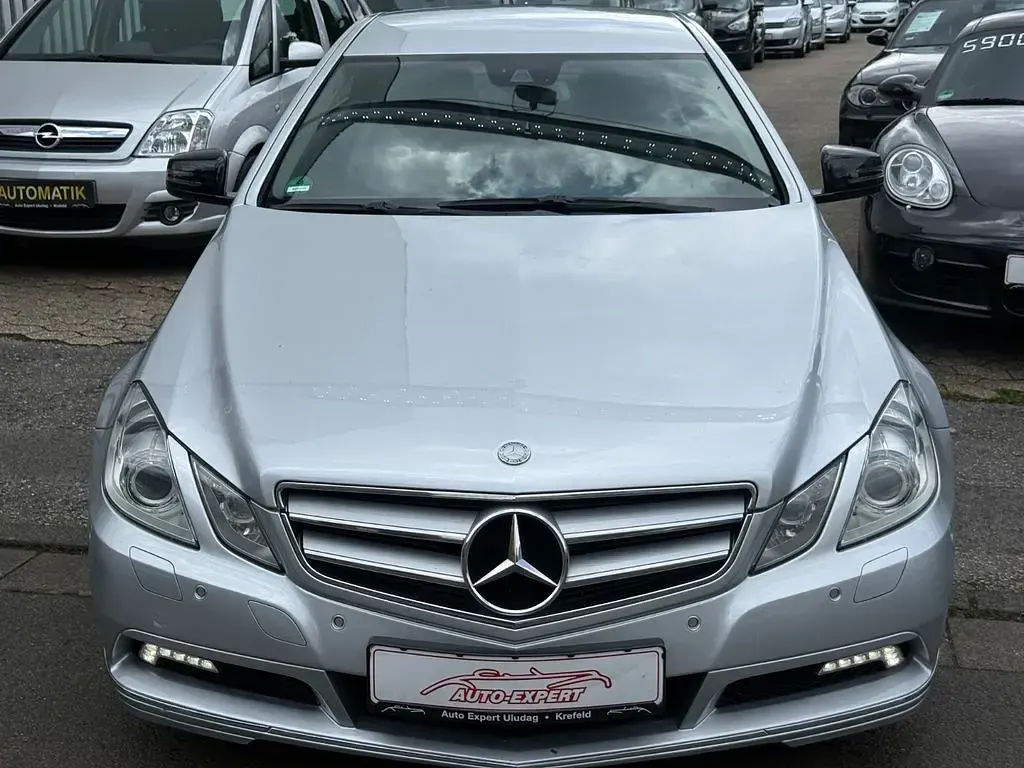Usata Mercedes E250 204 CV (150 kW) 2010 Argento Coupé