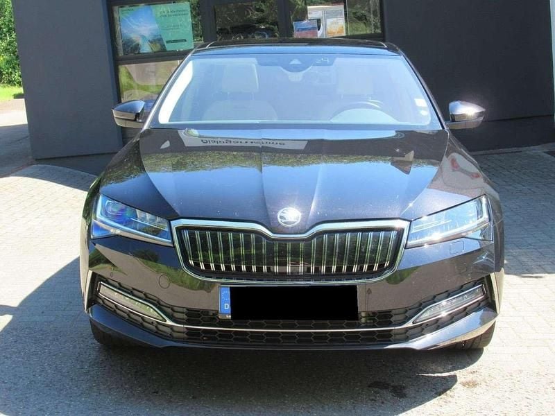 Schwarz Gebraucht 2019 Skoda Superb Limousine | 20.700 € (Guter Preis) - Bild 1/4