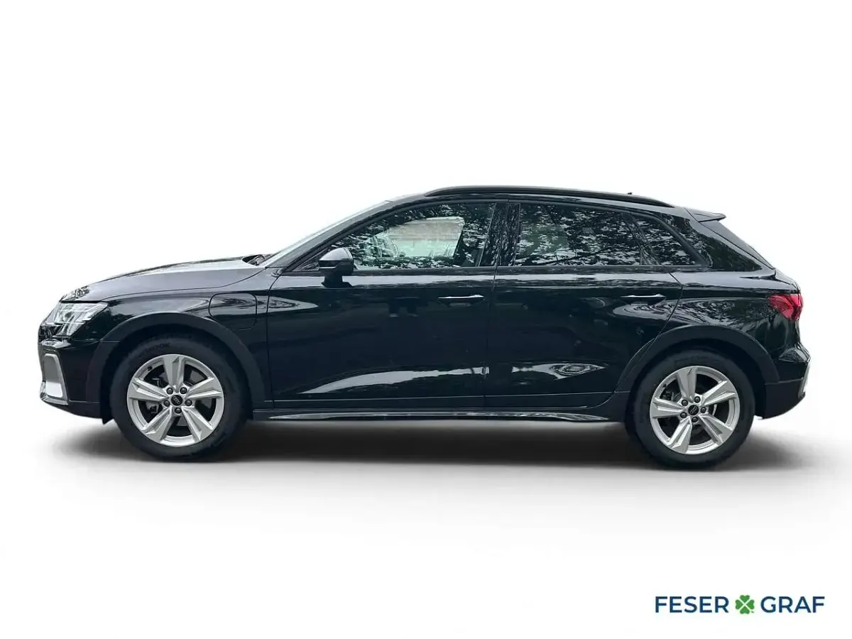 Używany Audi A3 Ambiente 204 KM (150 kW) 2025 Czarny Kombi