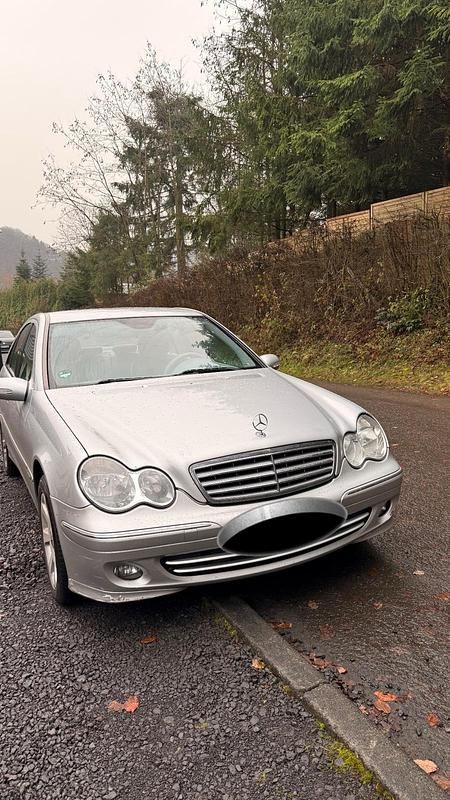 Gebraucht Mercedes C200 123 PS (90 kW) 2005 Silber Limousine