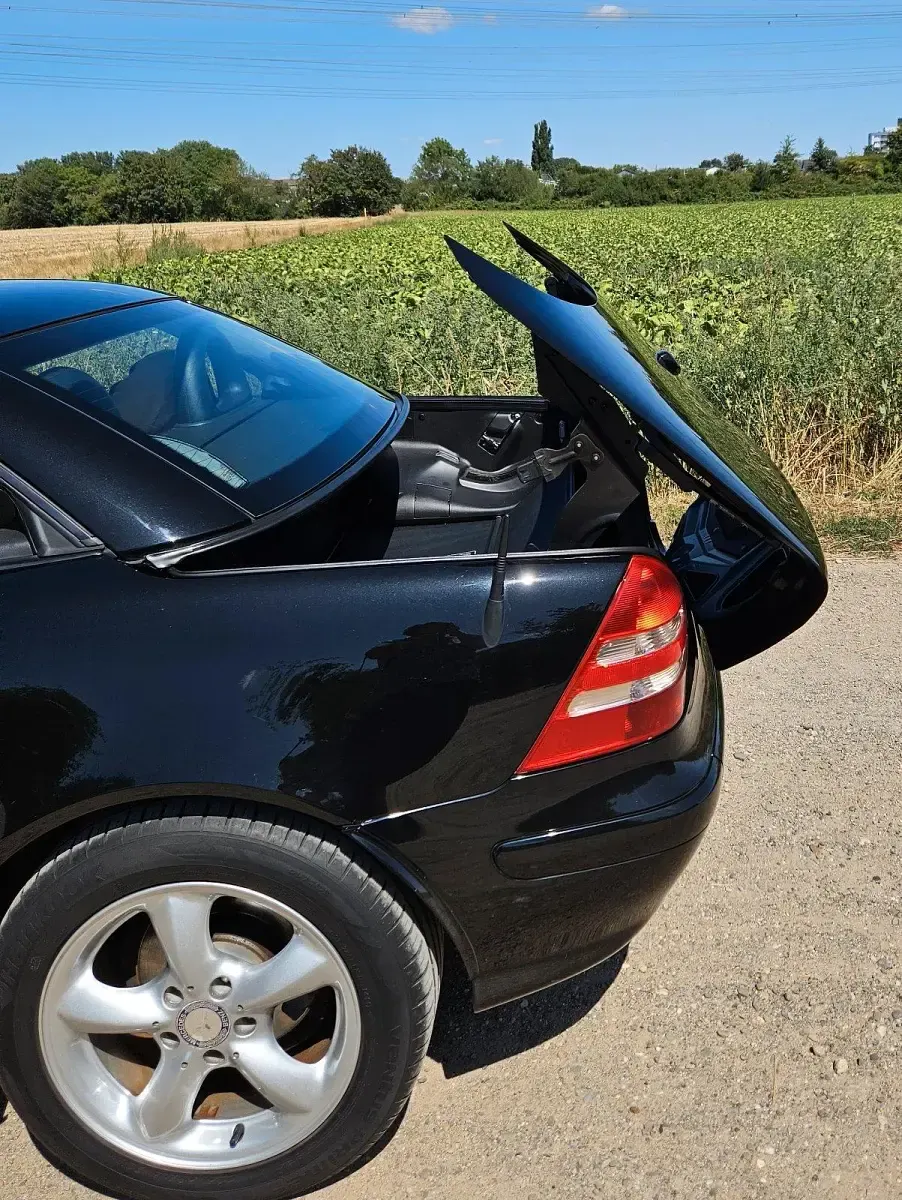 Gebraucht Mercedes SLK230 197 PS (144 kW) 2001 Schwarz Cabrio
