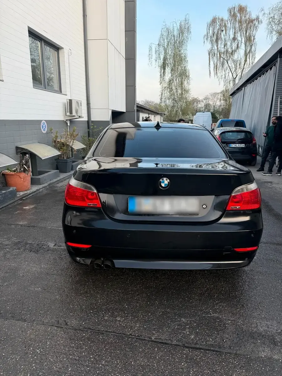 Gebraucht BMW 520 305 PS (224 kW) 2007 Schwarz Limousine