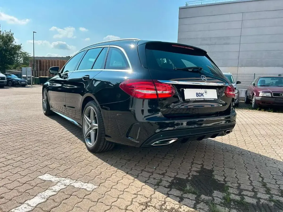 Gebraucht Mercedes C180 AMG 156 PS (114 kW) 2018 Schwarz Kombi