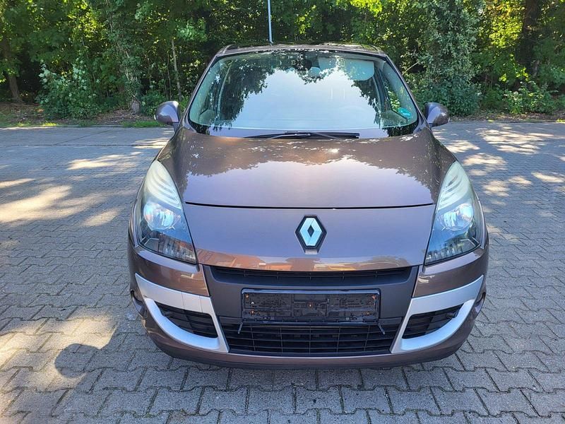 Braun Gebraucht 2009 Renault Scénic III Van / Kleinbus | 2.200 € (Guter Preis) - Bild 1/4