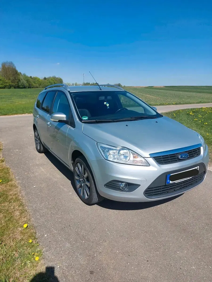 Gebraucht Ford Focus 125 PS (91 kW) 2011 Silber Kombi