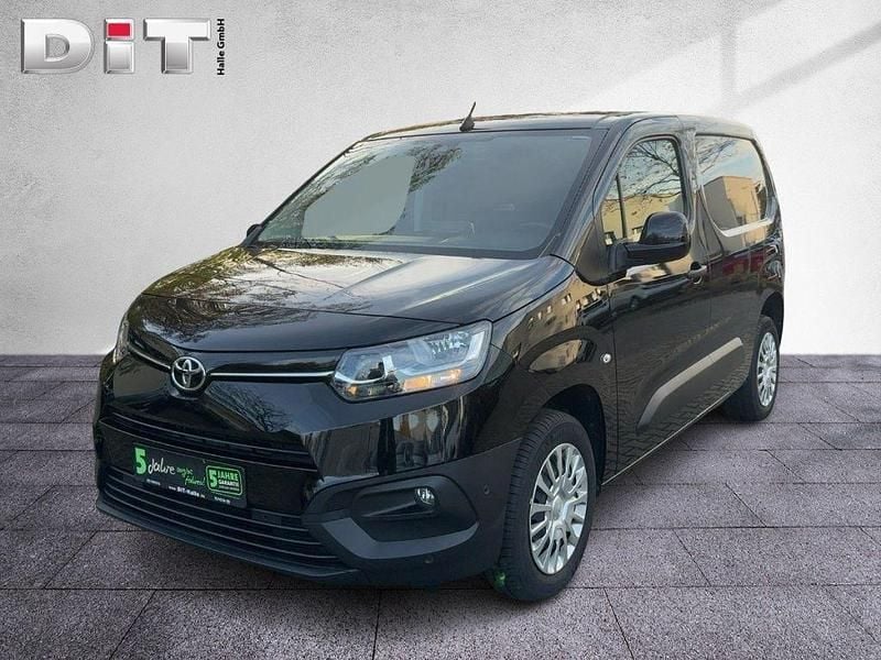 Graphitschwarz (metallic) Gebraucht 2022 Toyota Proace City City Van / Kleinbus | 20.840 € (Fairer Preis) - Bild 1/4