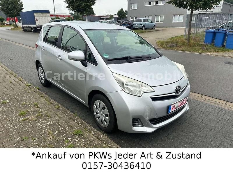 Gebraucht Toyota Verso-S Life 90 PS (66 kW) 2011 Grau Van / Kleinbus