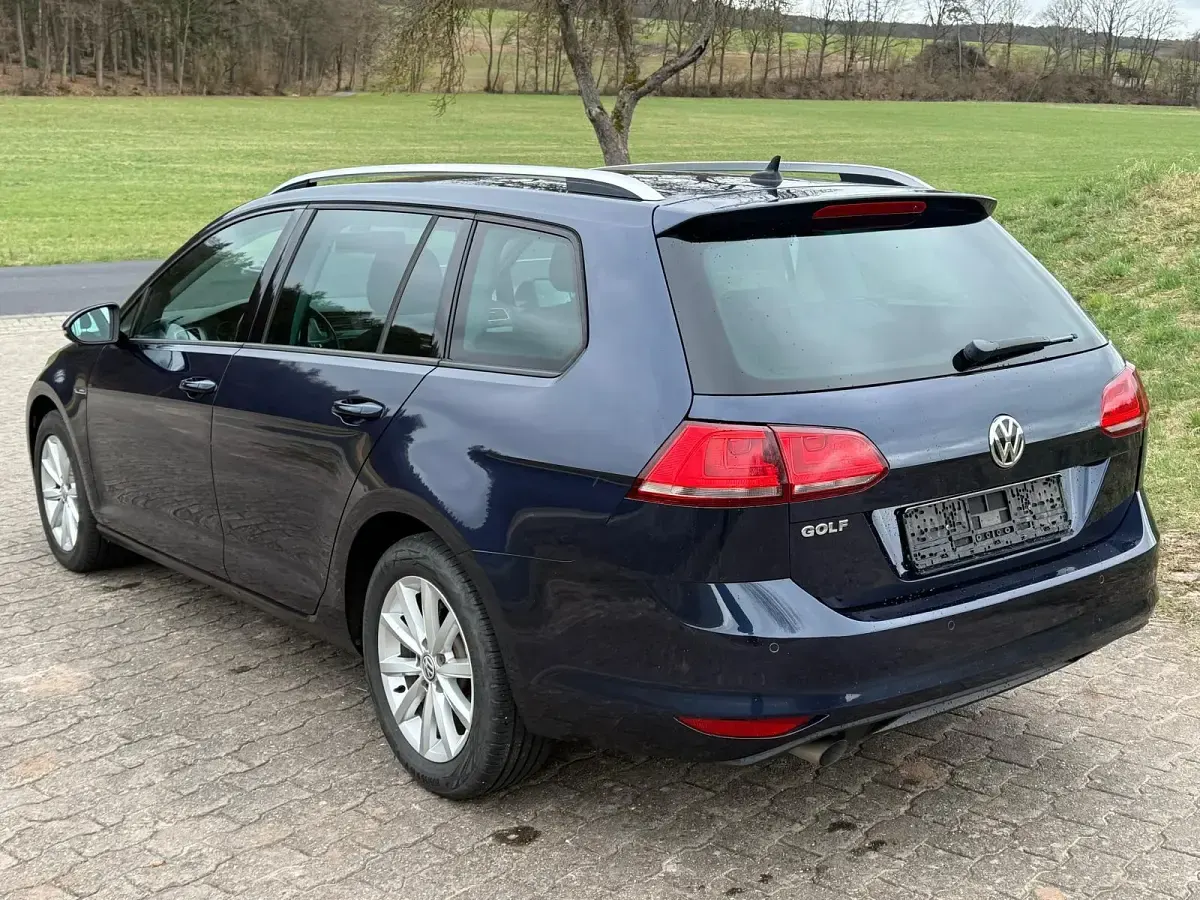 Gebraucht VW Golf VII LOUNGE 110 PS (80 kW) 2015 Blau Kombi