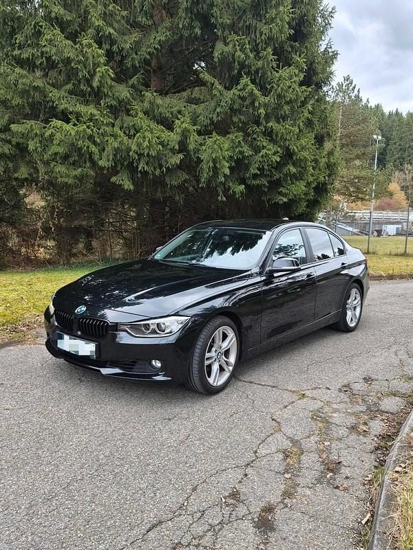 Gebraucht BMW 320 184 PS (135 kW) 2013 Schwarz Limousine