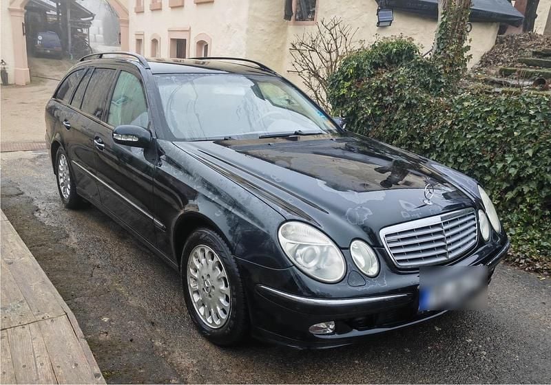 Gebraucht Mercedes E270 180 PS (132 kW) 2004 Schwarz Kombi