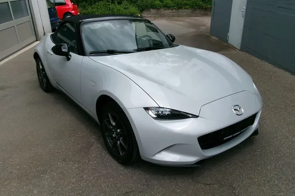 Używany Mazda MX5 Exclusive-Line 131 KM (96 kW) 2018 Biały Kabriolet