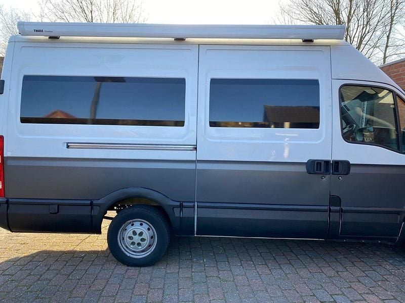 Weiß Gebraucht 2009 Iveco Daily Van / Kleinbus | 20.500 € - Bild 1/2