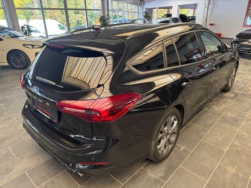 Gebraucht Ford Focus ST 125 PS (91 kW) 2024 Schwarz Limousine