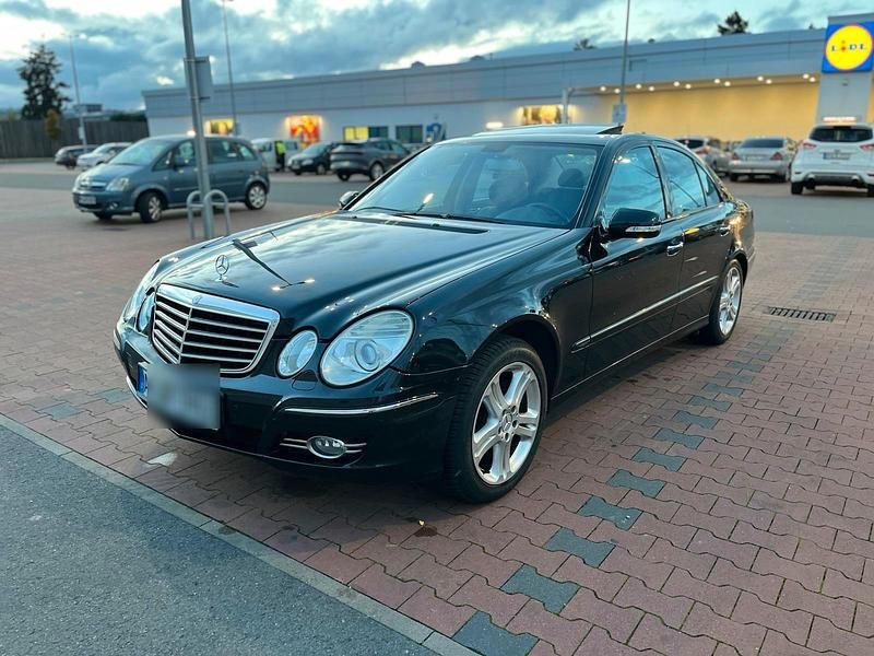 Schwarz Gebraucht 2008 Mercedes E280 Avantgarde Limousine | 6.200 € (Fairer Preis) - Bild 1/4