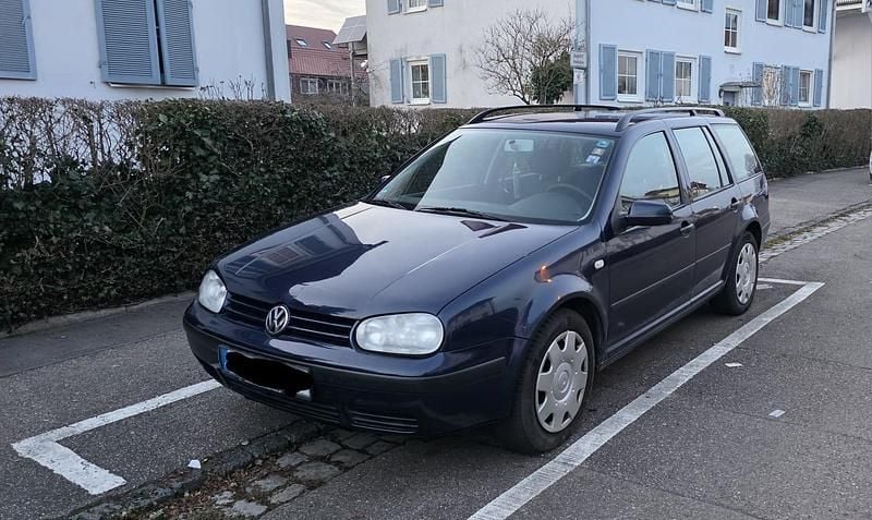 Blau Gebraucht 2000 VW Golf IV Kombi | 1.250 € (Fairer Preis) - Bild 1/4