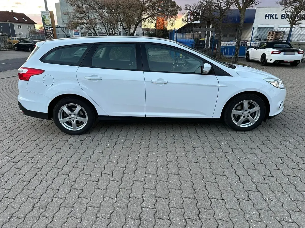 Gebraucht Ford Focus 116 PS (85 kW) 2014 Weiß Kombi