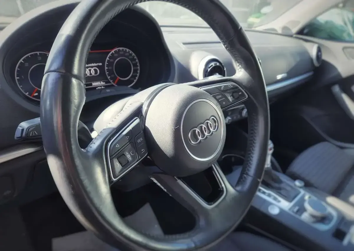 Gebraucht Audi A3 Sport 184 PS (135 kW) 2017 Monsungrau metallic Limousine