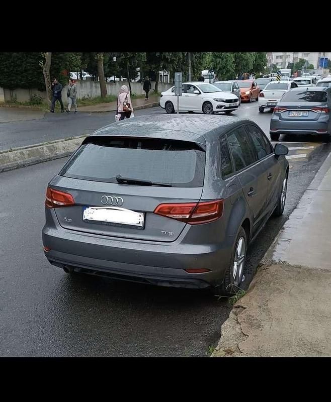 Gebraucht Audi A3 Ambiente 150 PS (110 kW) 2021 Limousine
