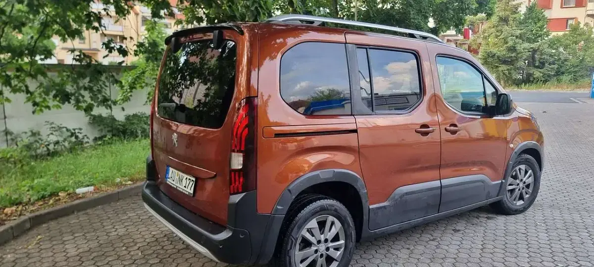 Gebraucht Peugeot Rifter 131 PS (96 kW) 2022 Metalliclackierung Van / Kleinbus