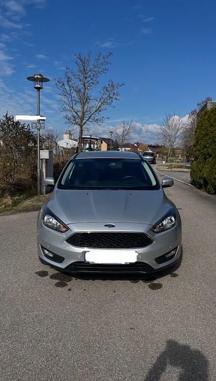 Gebraucht Ford Focus Cool & Connect 125 PS (91 kW) 2018 Silber Limousine