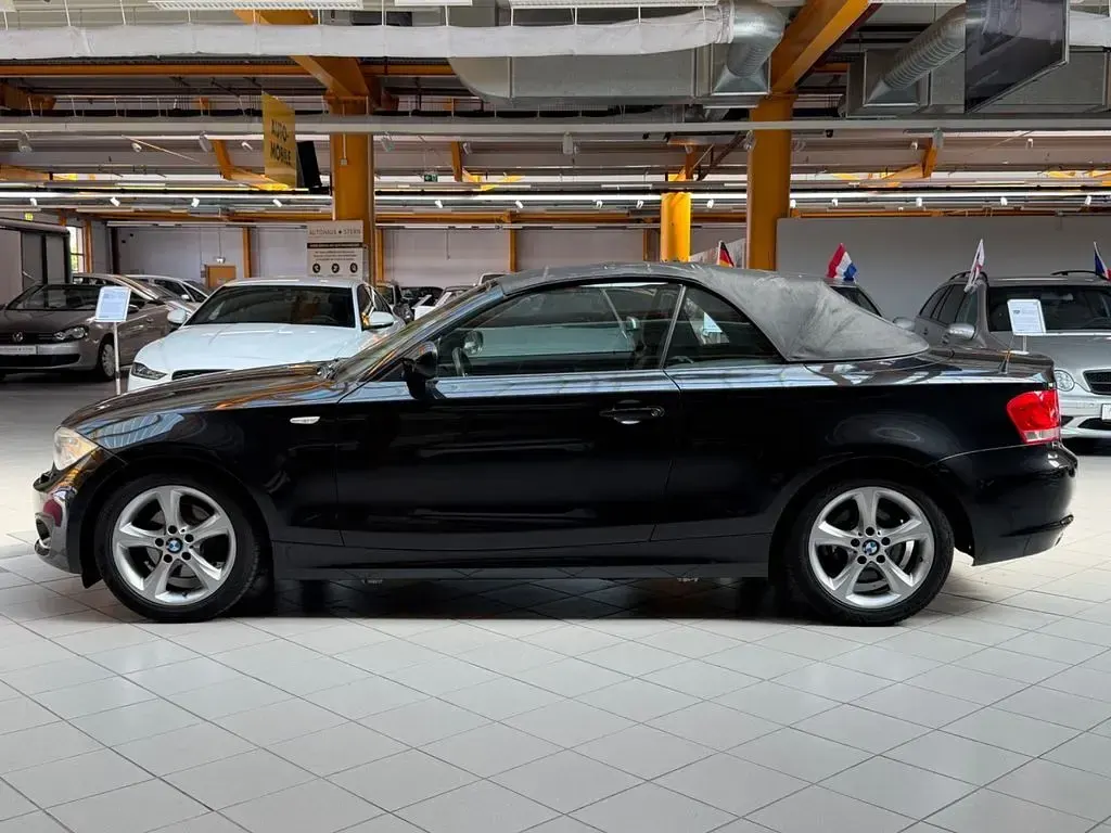 Gebraucht BMW 118 Cabriolet Sport Line 143 PS (105 kW) 2011 Schwarz Cabrio