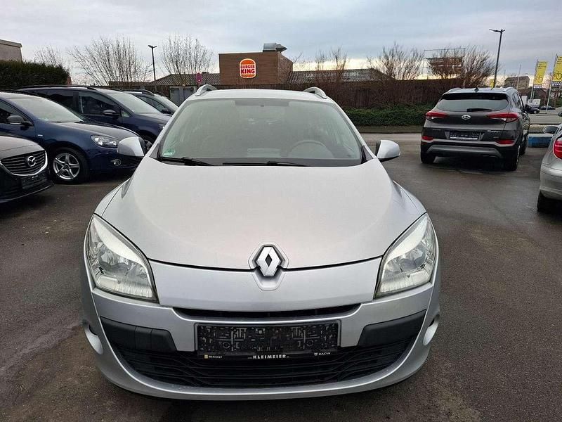 Gebraucht Renault Mégane GrandTour Expression 106 PS (77 kW) 2012 Silber Kombi