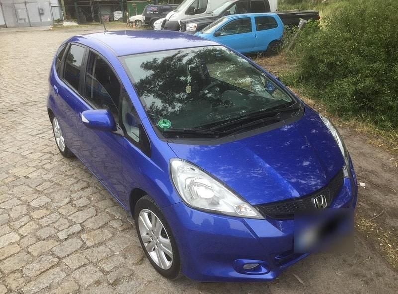 Blau Gebraucht 2015 Honda Jazz Comfort Plus Kleinwagen | 7.999 € - Bild 1/4
