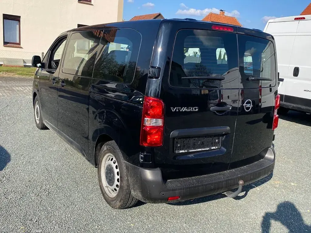 Gebraucht Opel Vivaro-e Combi Basis 144 PS (105 kW) 2022 Schwarz Van / Kleinbus