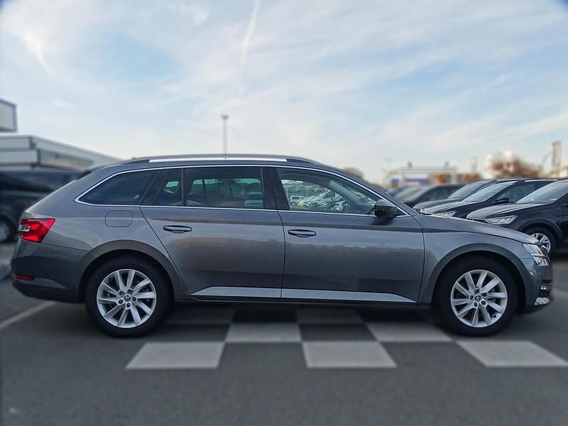 Gebraucht Skoda Superb 150 PS (110 kW) 2024 Metallic