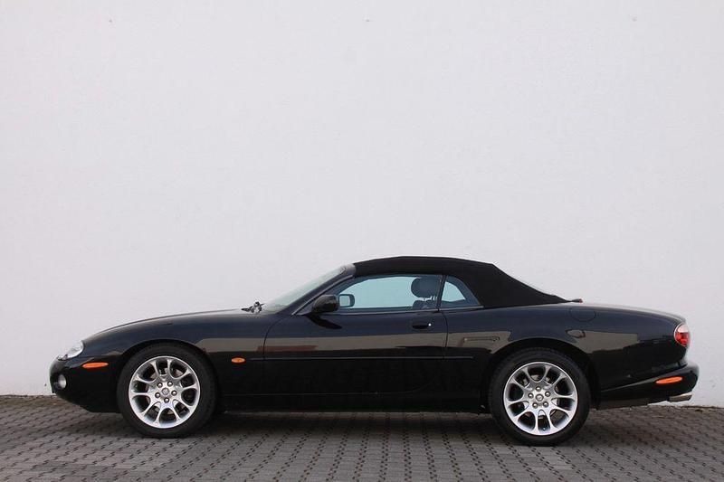 Gebraucht Jaguar XKR 363 PS (266 kW) 2001 Schwarz Cabrio