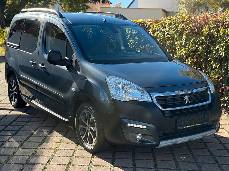 Grau Gebraucht 2018 Peugeot TePee Kombi | 9.500 € - Bild 1/4