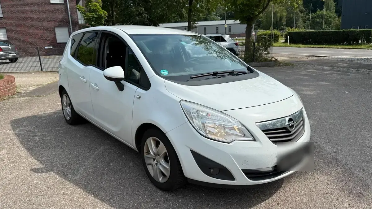Gebraucht Opel Meriva 101 PS (74 kW) 2012 Weiß Van / Kleinbus