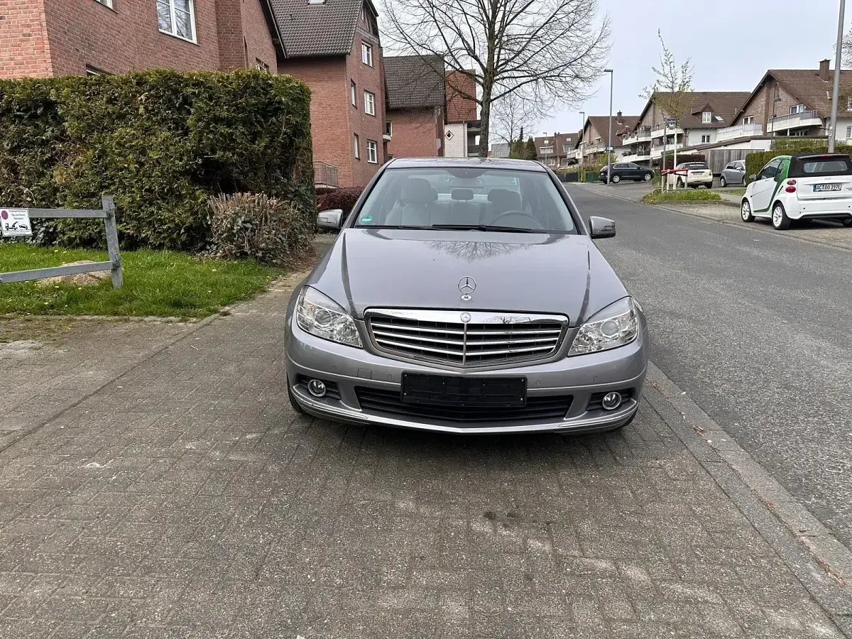 Gebraucht Mercedes C300 231 PS (169 kW) 2009 Silber Limousine