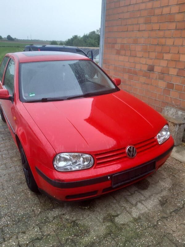Rot Gebraucht 2000 VW Golf IV Limousine | 1.280 € (Guter Preis) - Bild 1/4