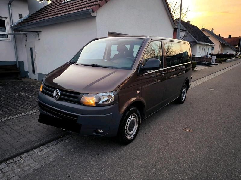 Gebraucht VW Transporter 140 PS (102 kW) 2012 Braun Van