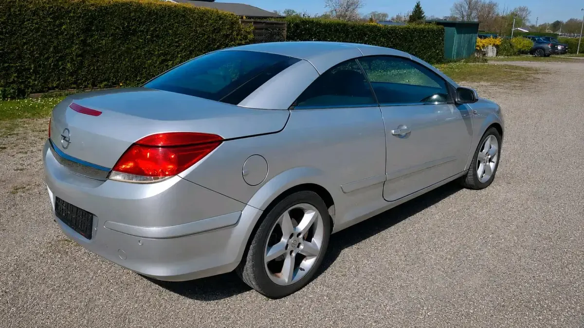 Gebraucht Opel Astra Cabriolet 150 PS (110 kW) 2008 Silber Cabrio