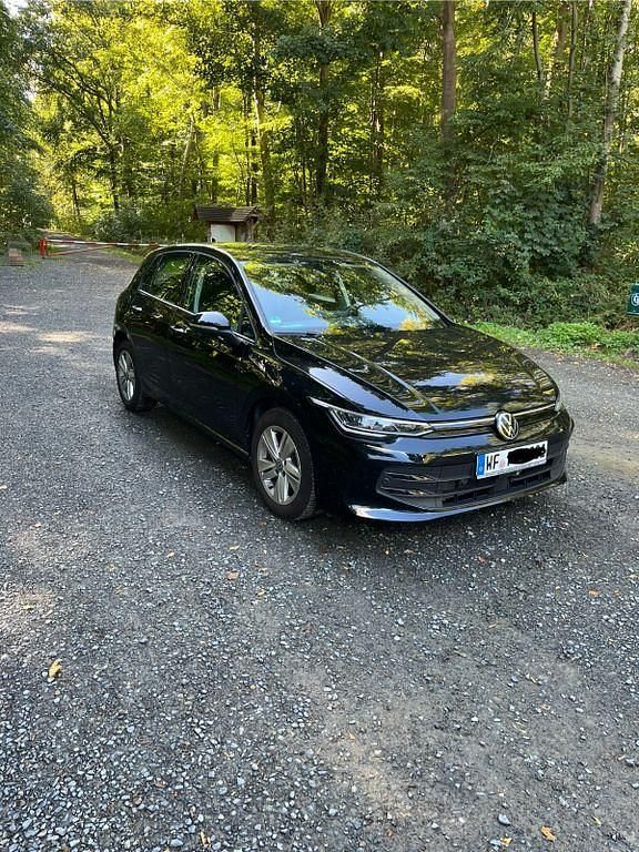 Schwarz Gebraucht 2024 VW Golf VIII Limousine | 21.500 € (Superpreis) - Bild 1/4