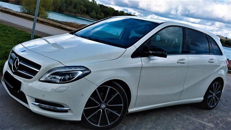 Weiß Gebraucht 2012 Mercedes B180 Edition 1 Van / Kleinbus | 7.900 € (Fairer Preis) - Bild 1/4