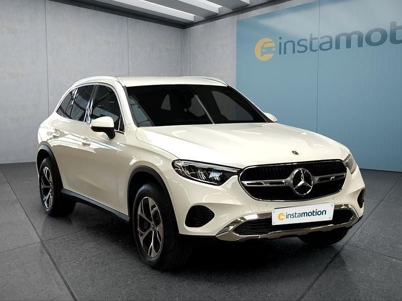 Gebraucht Mercedes GLC300e 313 PS (230 kW) 2024 Weiß SUV