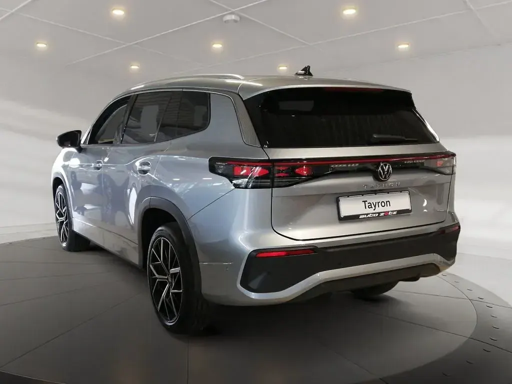 Neu VW Tayron Life 193 PS (141 kW) 2026 Oyster silver metallic SUV