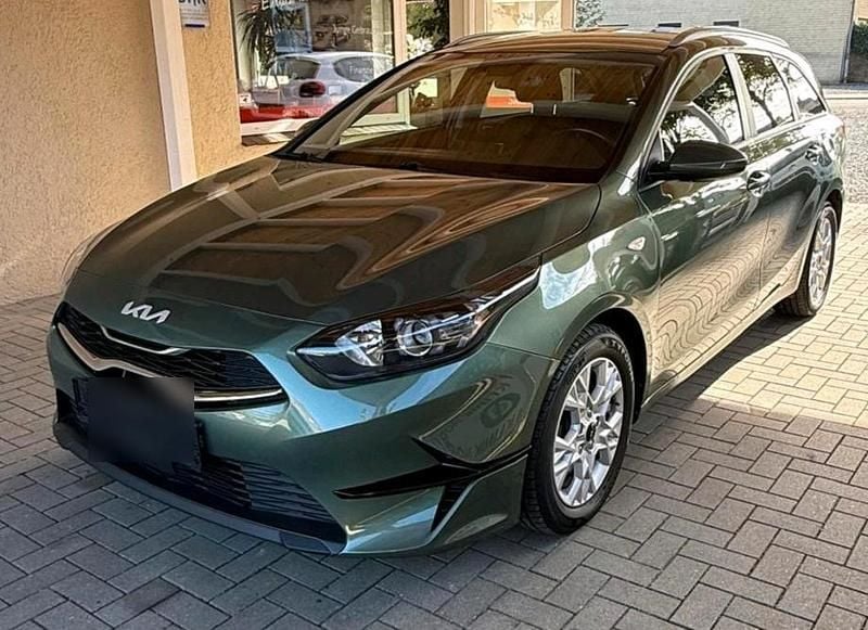 Grün Gebraucht 2022 Kia Ceed 2 Kombi | 15.000 € (Superpreis) - Bild 1/4