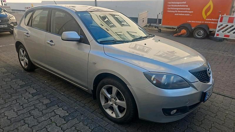 Silber Gebraucht 2007 Mazda 3 Limousine | 4.750 € - Bild 1/4