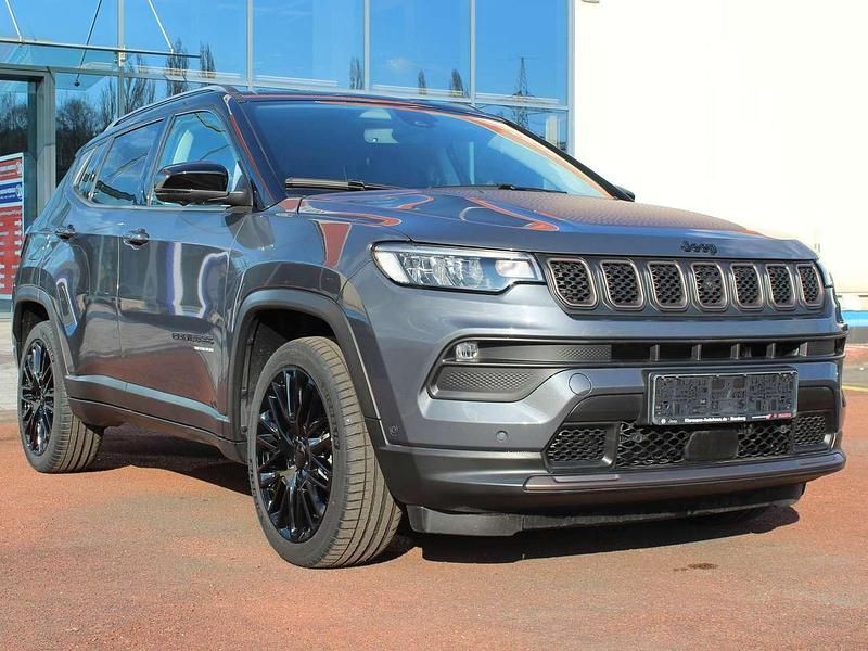 Gebraucht Jeep Compass 131 PS (96 kW) 2022 Graphite grey / dach schwarz SUV