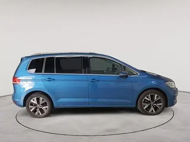 Gebraucht VW Touran Highline 150 PS (110 kW) 2021 Blau Van / Kleinbus