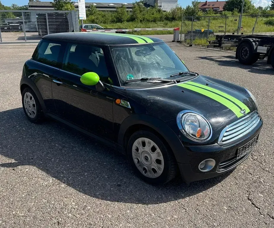 Käytetty Mini ONE 98 HP (72 kW) 2010 Musta Viistoperä