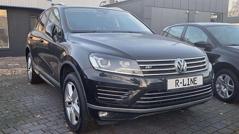Gebraucht VW Touareg Terrain Tech 262 PS (192 kW) 2016 Deep black perleffekt SUV