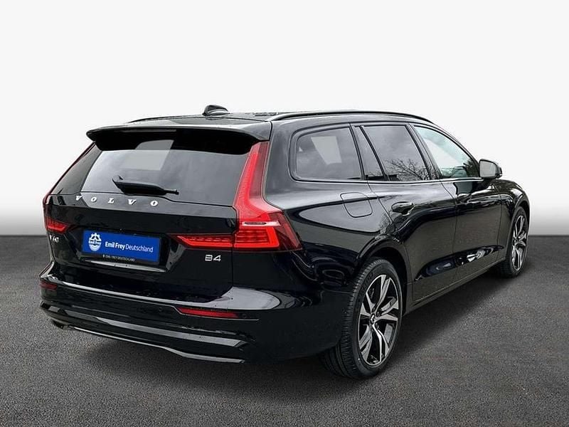 Gebraucht Volvo V60 Plus 197 PS (144 kW) 2024 Schwarz Kombi